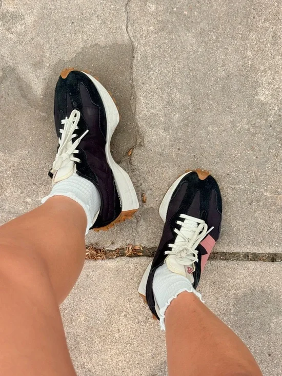 New Balance 327 Women’s Black & Pink Retro Style Sneakers - Picture 6 of 8